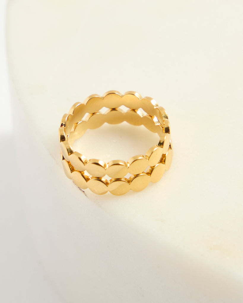 Set of two gold rings with circle design